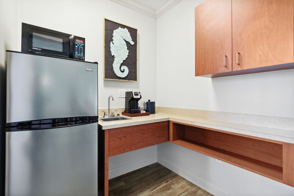 Suite, Multiple Beds, Oceanfront (3rd Floor 1 King and 1 Double) photo 3