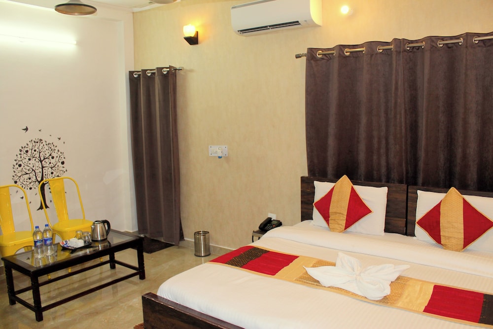 Deluxe Double Room, City View