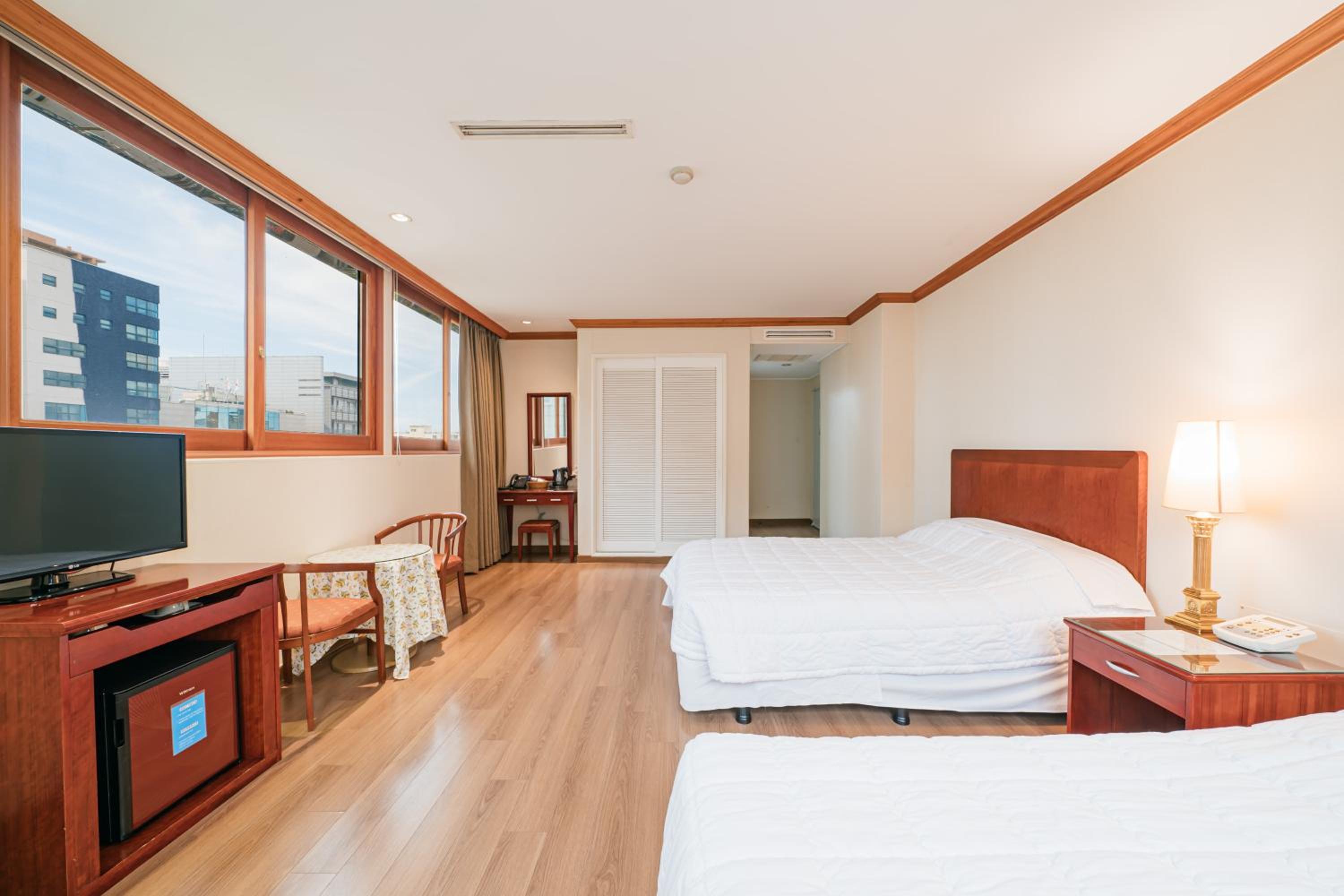 Deluxe Twin Room photo 3