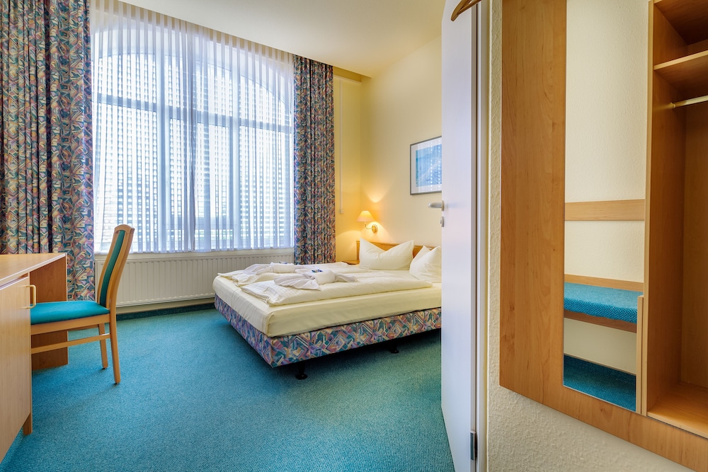 Economy Double Room - Photo 3