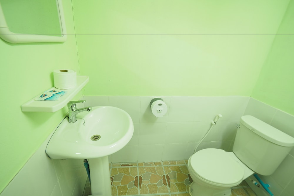 Standard Fan Room with Private Bathroom photo 2