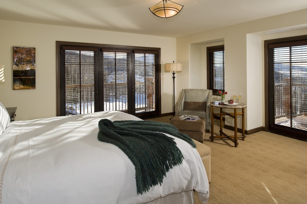 Room, 1 King Bed, Balcony - Photo 1