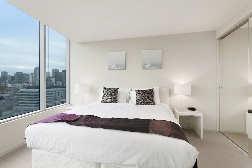 Deluxe One Bedroom Apartment photo 1