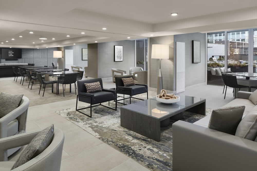 Deluxe Suite, 1 Bedroom (Office)