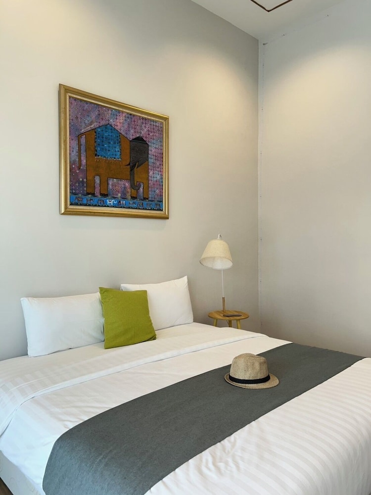 3 Bedroom Exclusive Apartment (Unit 603) photo 1