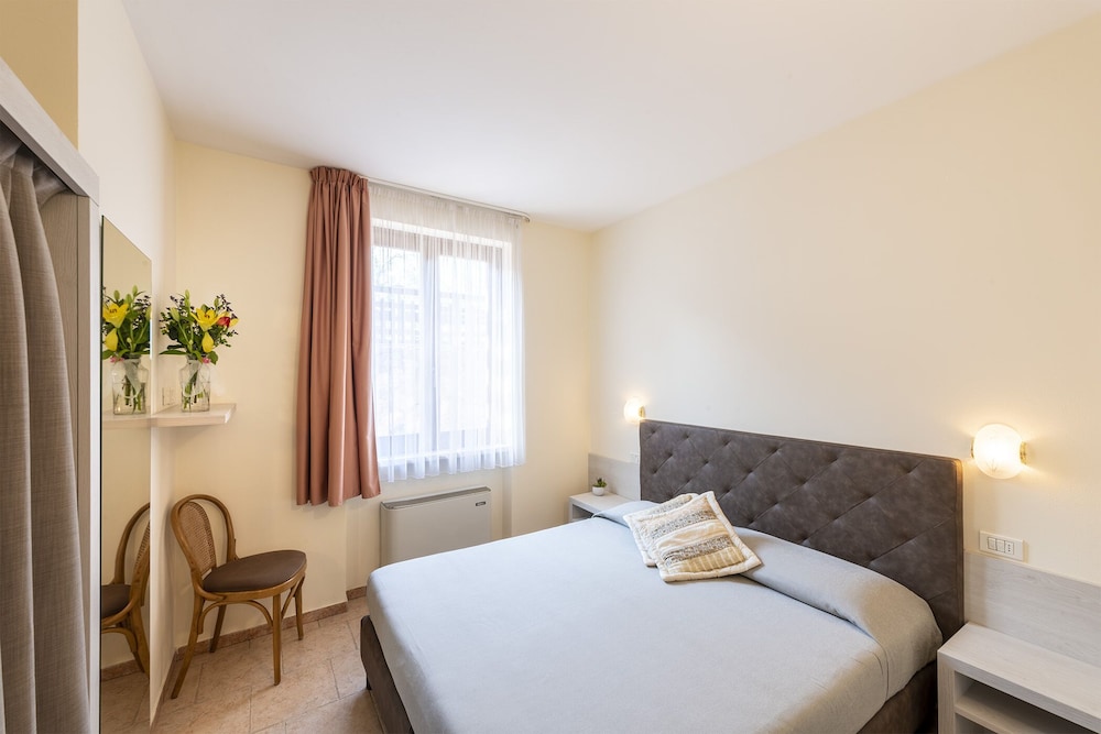 Apartment, 2 Bedrooms, Balcony, Lake View photo 1