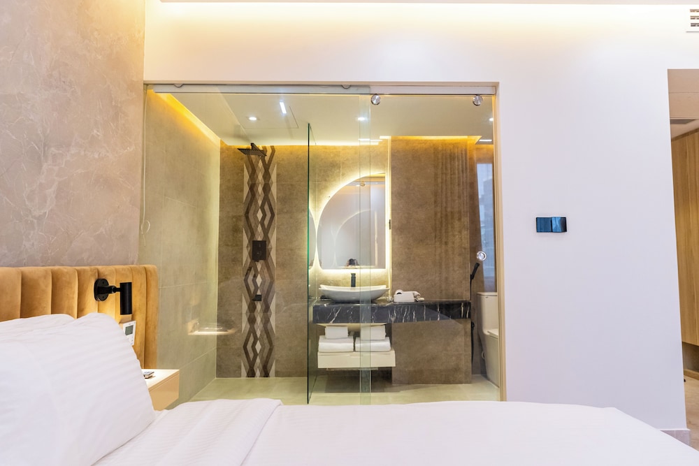 Deluxe Double Room, City View photo 3