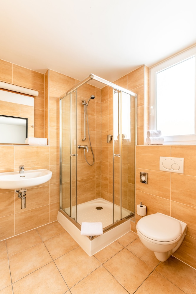 Standard Double or Twin Room, 1 Bedroom, Balcony photo 2