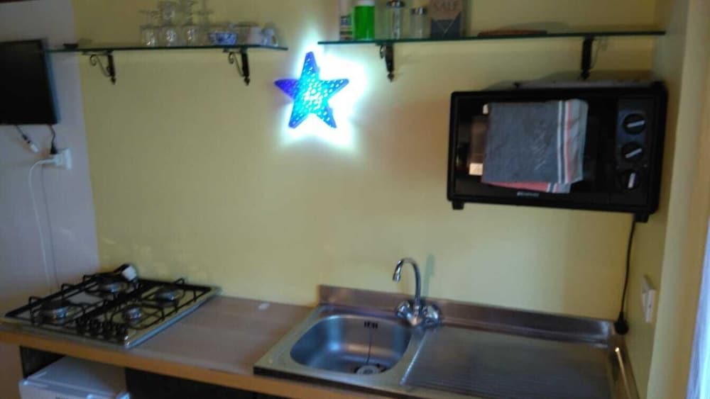 Economy Studio, 1 Bedroom, Kitchenette, Garden Area photo 2