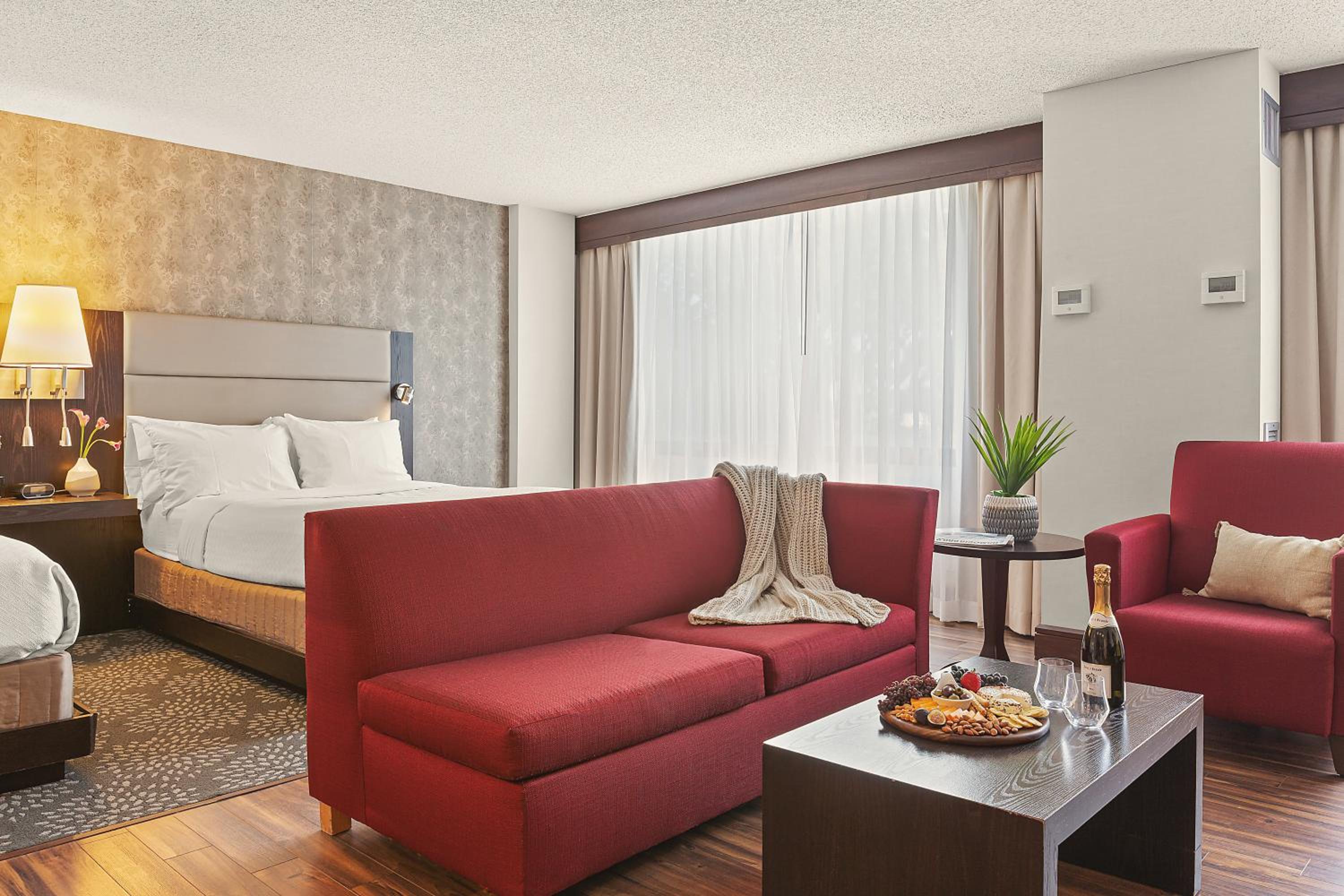 Suite with Two Double Beds - Non-Smoking photo 3