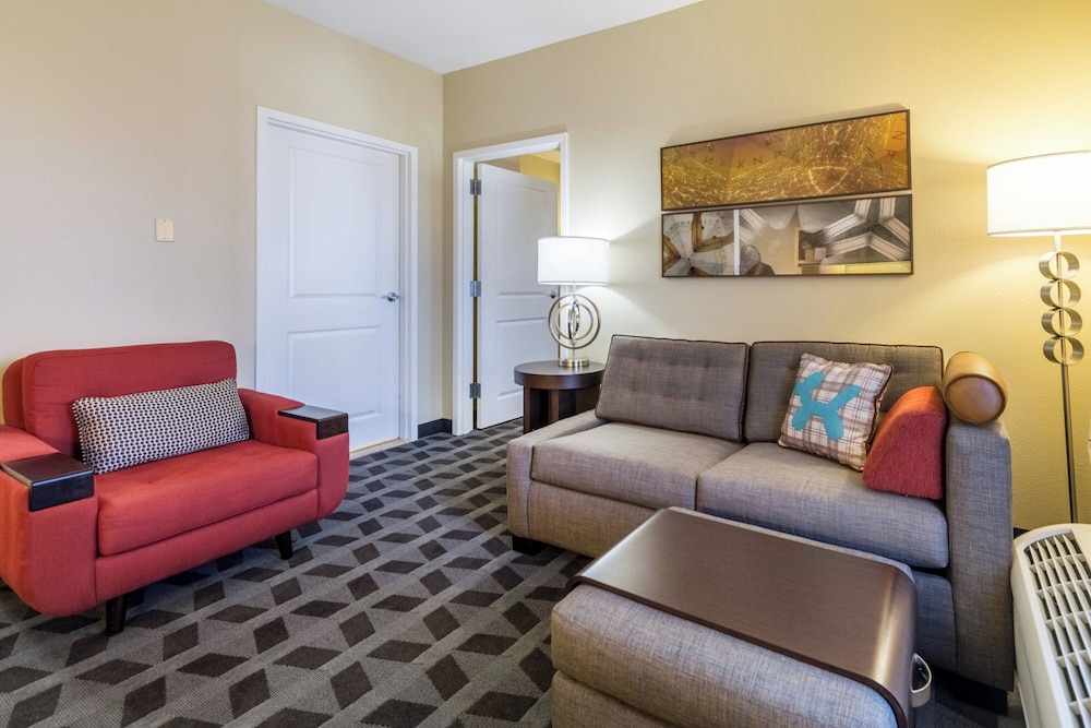 Suite, 1 Bedroom - Photo 4