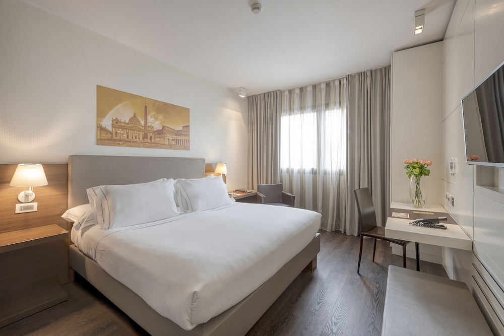 Double Room Single Use thumbnail 5