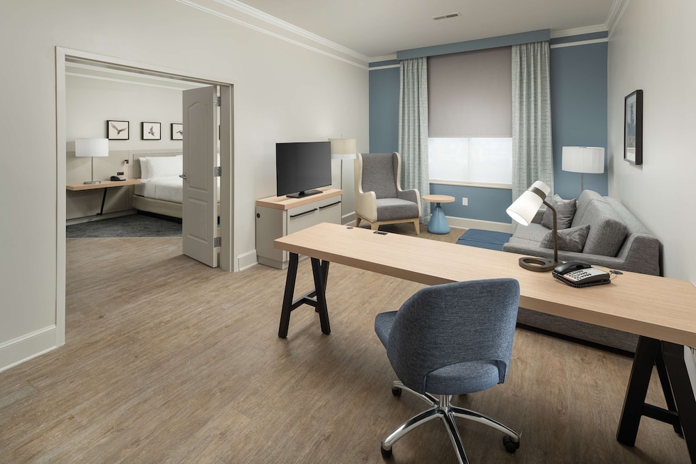Suite - Photo 2