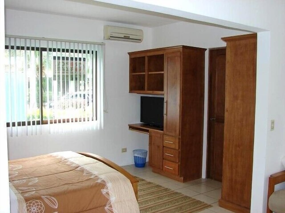 Green Forest Studio No 17 photo 2