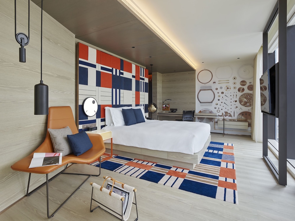 Suite, 1 Bedroom, Park View (Dining)