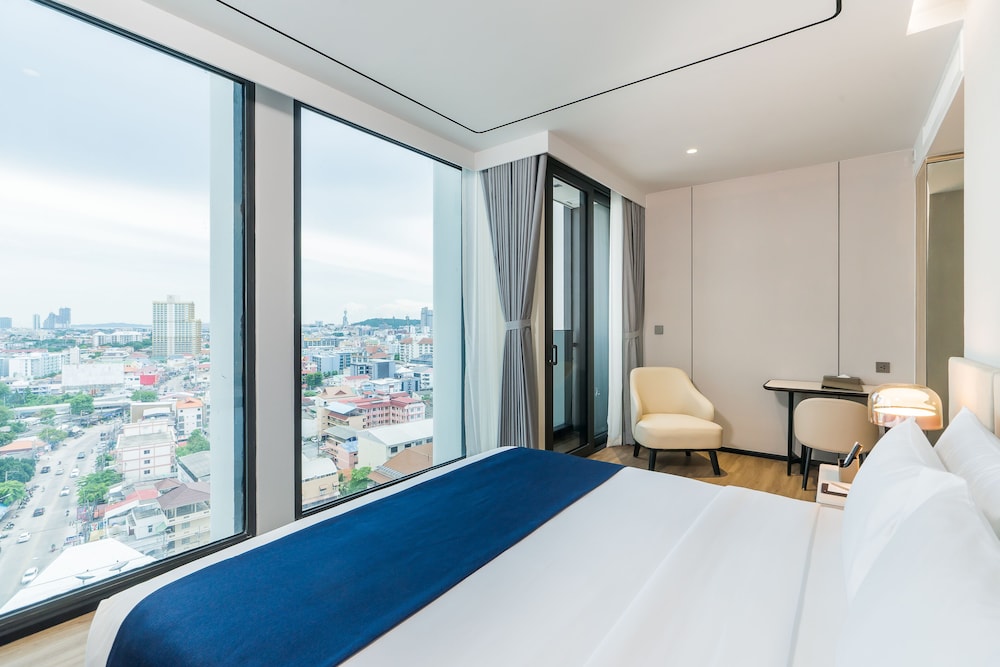 Premier Double Room, City View - Photo 1