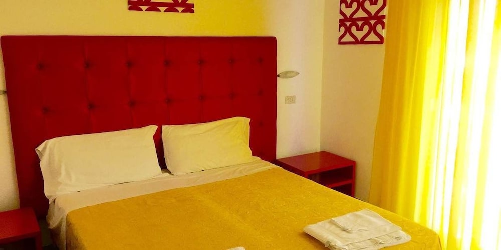 Room, Connecting Rooms