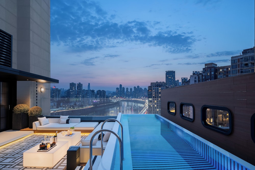 Luxury Suite, River View