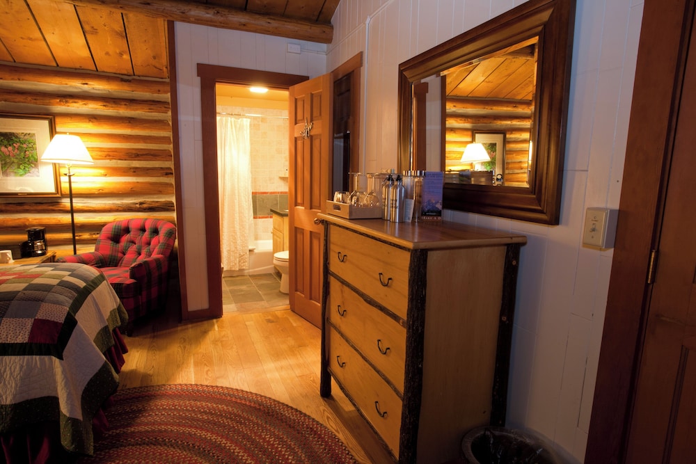 Duplex Cabin, 2 Queen Beds photo 3
