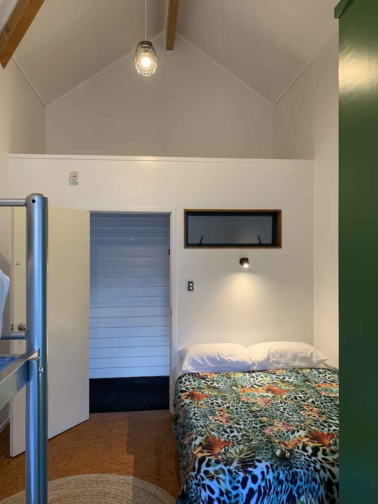 Double/Twin Private Bathroom - Photo 3