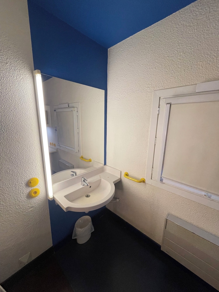 Standard Room photo 2