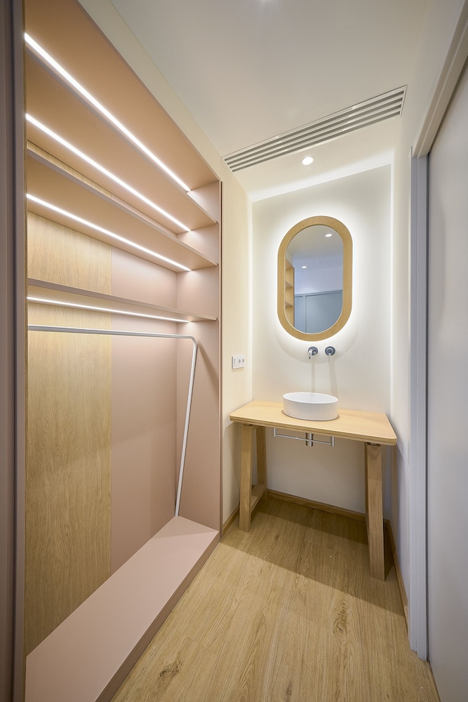 Standard Double Room - Photo 7