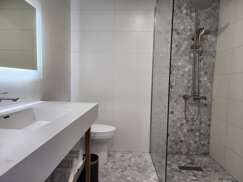 Standard Double Room - Photo 6