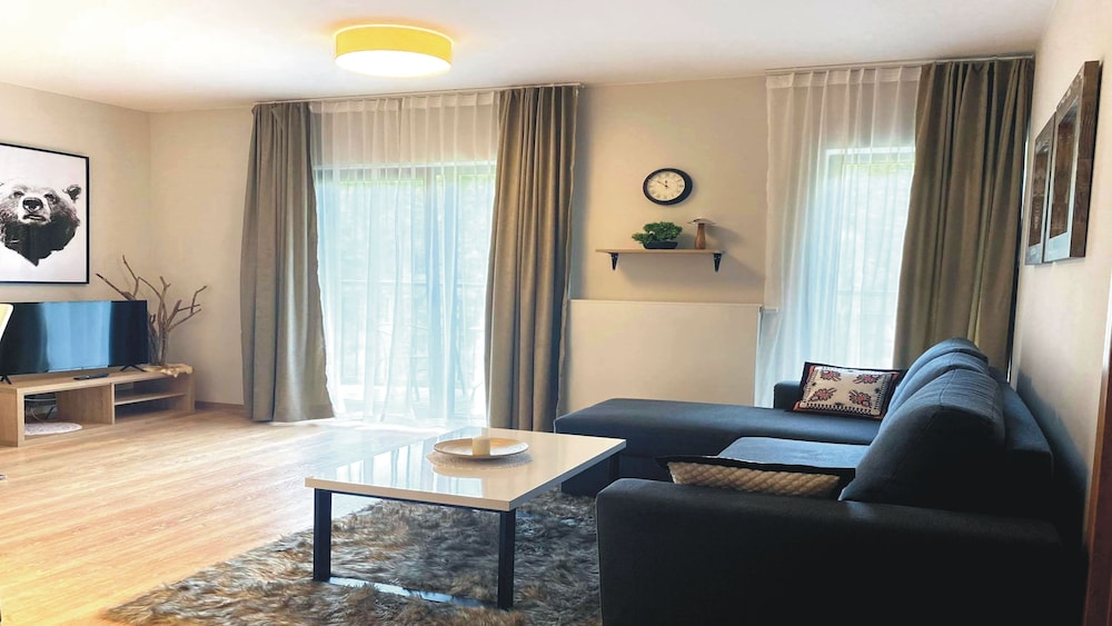 Apartment (3095)