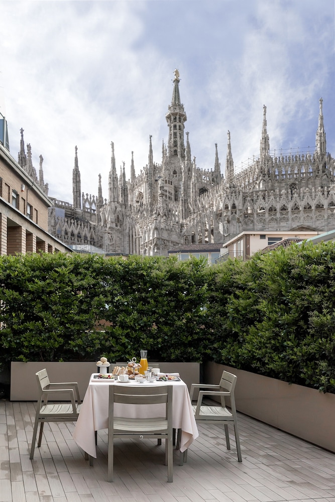 Deluxe Double Room (Duomo View)