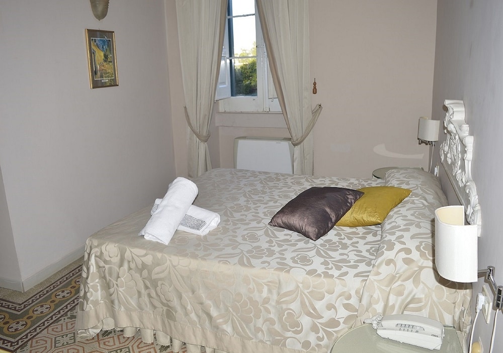 Standard Room photo 2