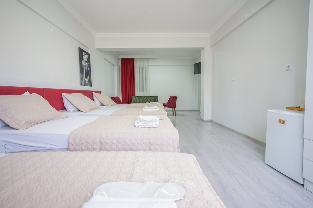 Quadruple Room - Photo 1