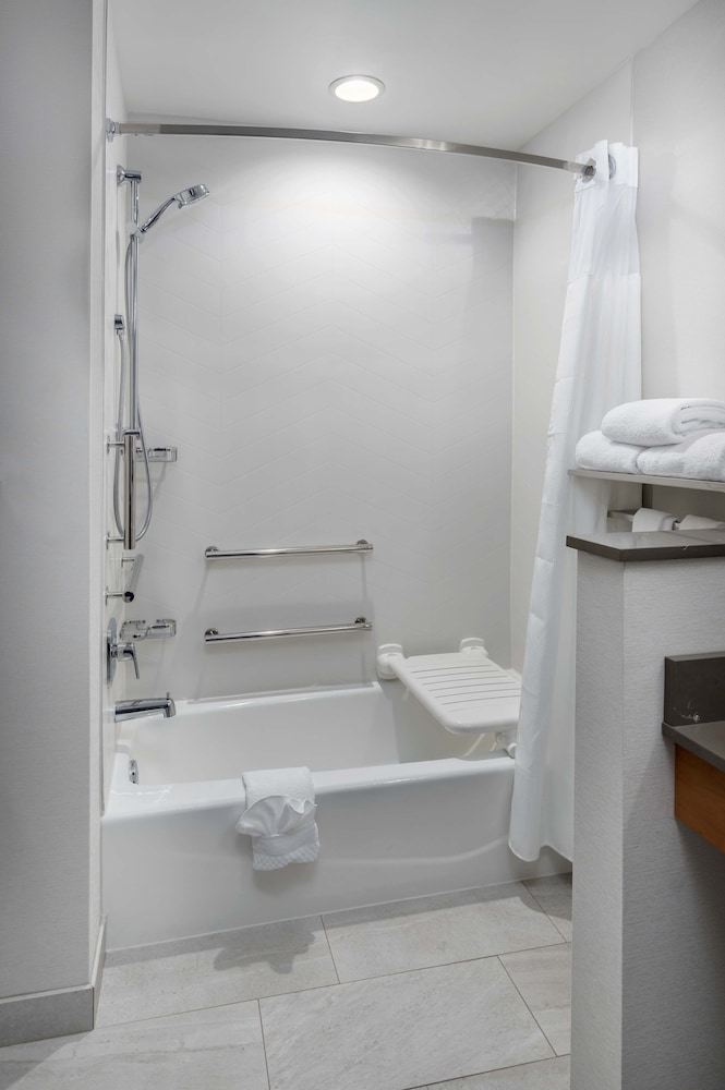 Suite, Multiple Beds (Mobility Accessible, Tub) - Photo 1