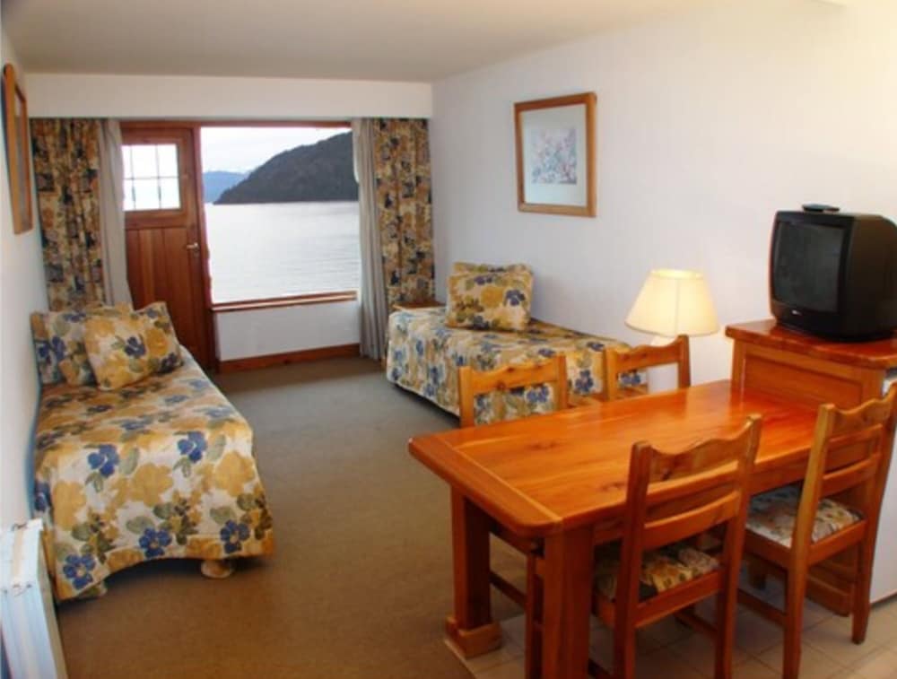 Standard Studio, Lake View