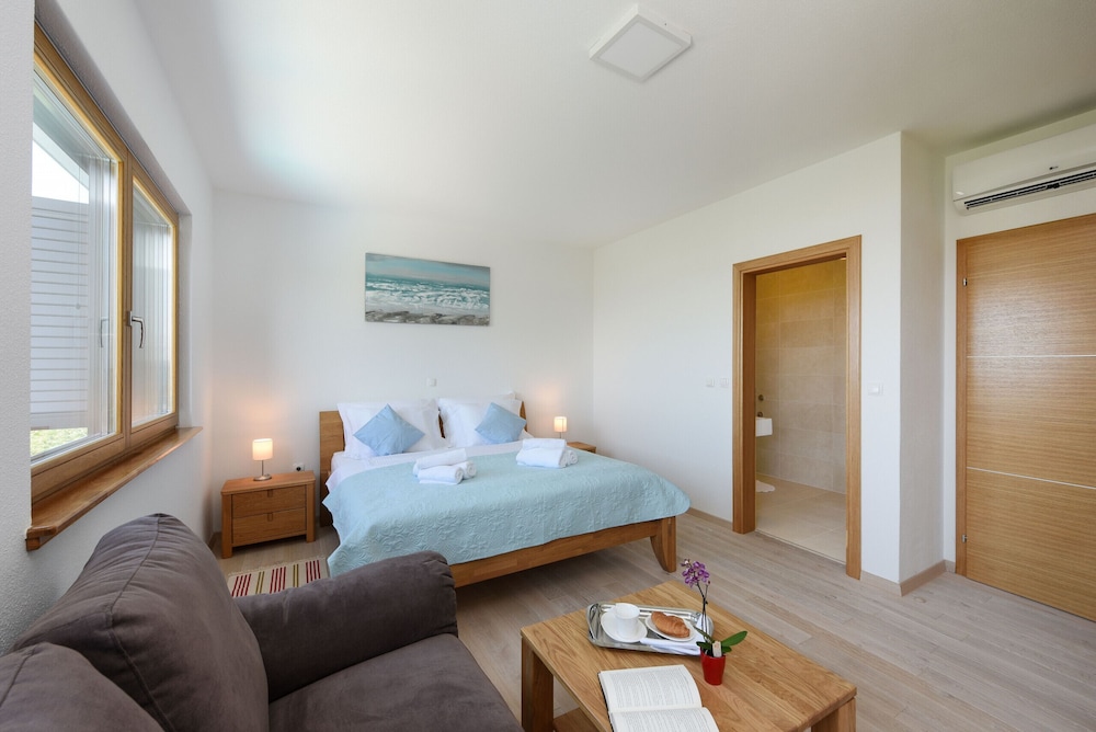 Villa, 6 Bedrooms, Private Pool, Sea View photo 2