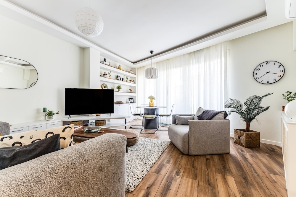 Apartment photo 1