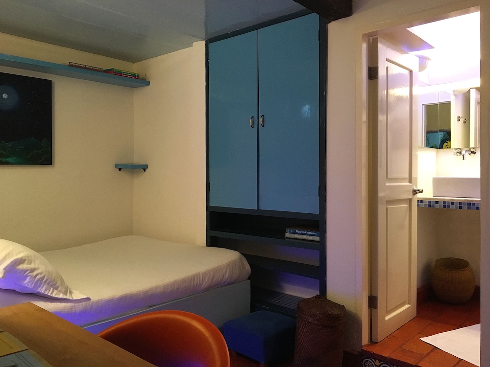 Junior Double Room (Blue Room)