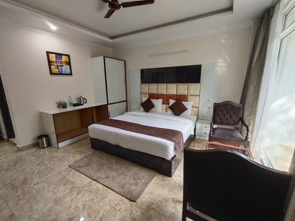 Deluxe Room - Photo 1