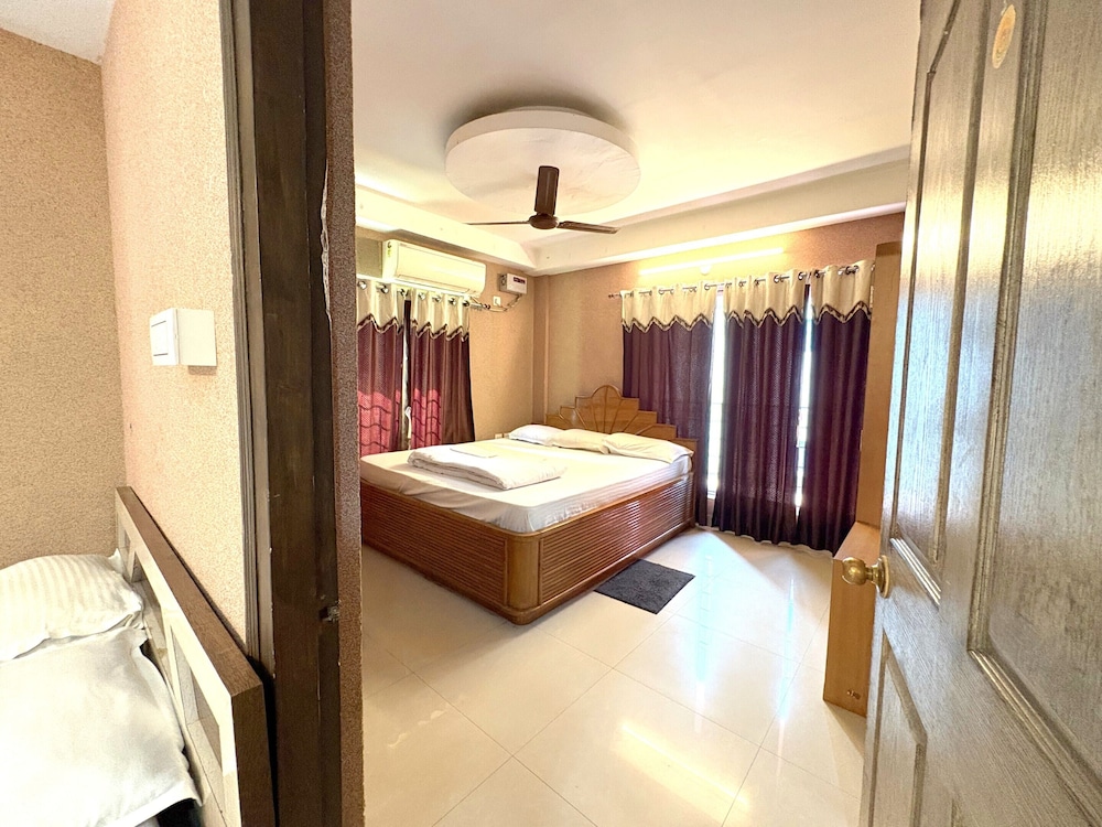 Royal Room, City View photo 2