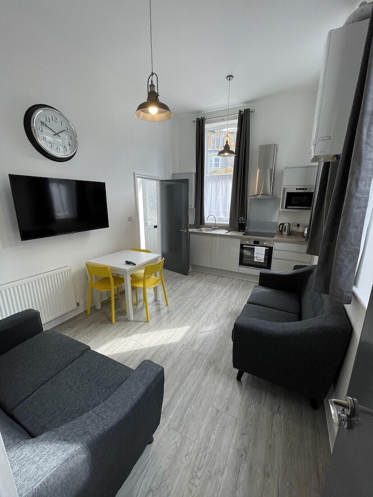 Apartment (2 Bedrooms) photo 3