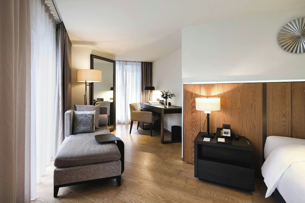 Deluxe Room, 2 Twin Beds, City View photo 2