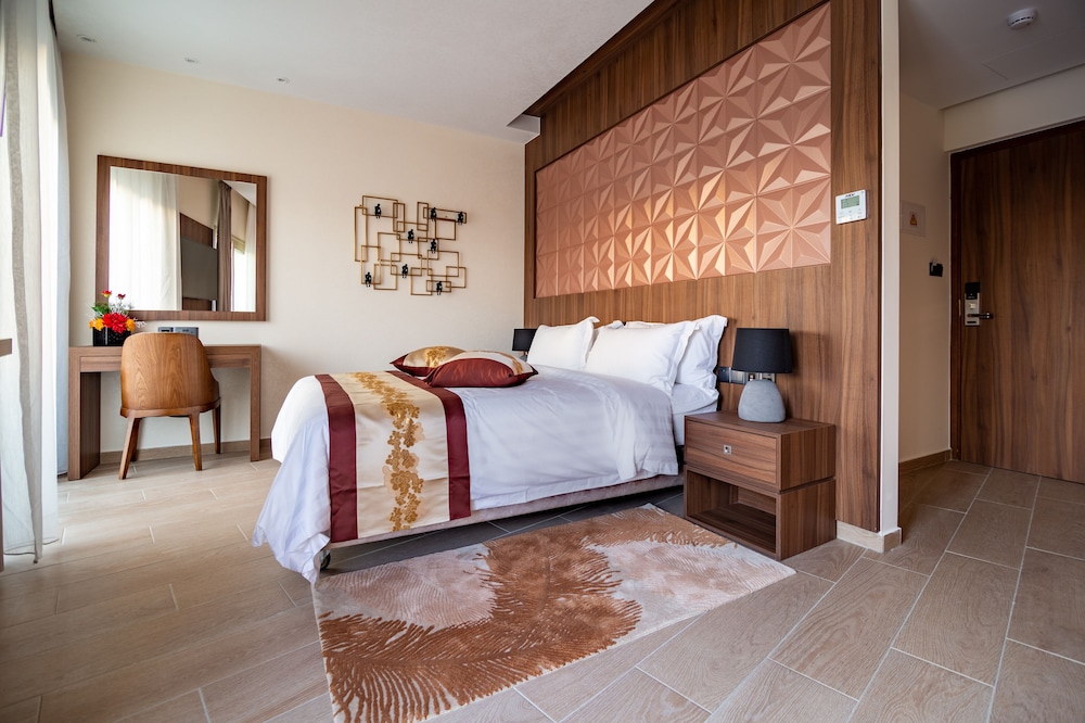 Deluxe Double Room, Club Lounge Access, City View