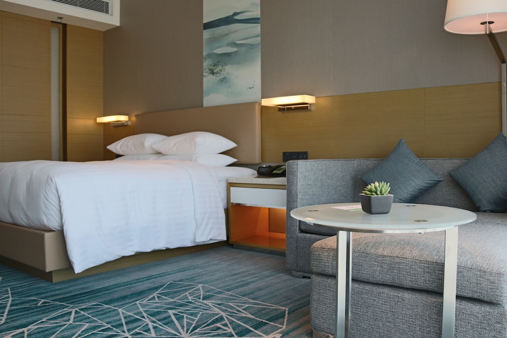 Room, 1 King Bed, City View photo 2