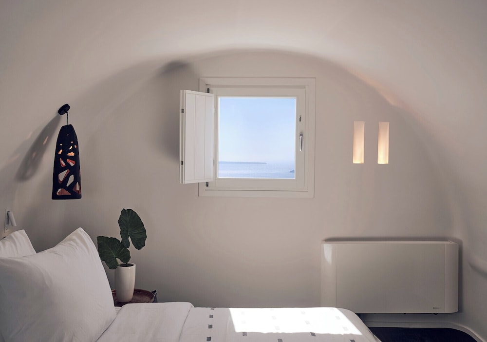 Maisonette with Hot Tub & Caldera Sunset View