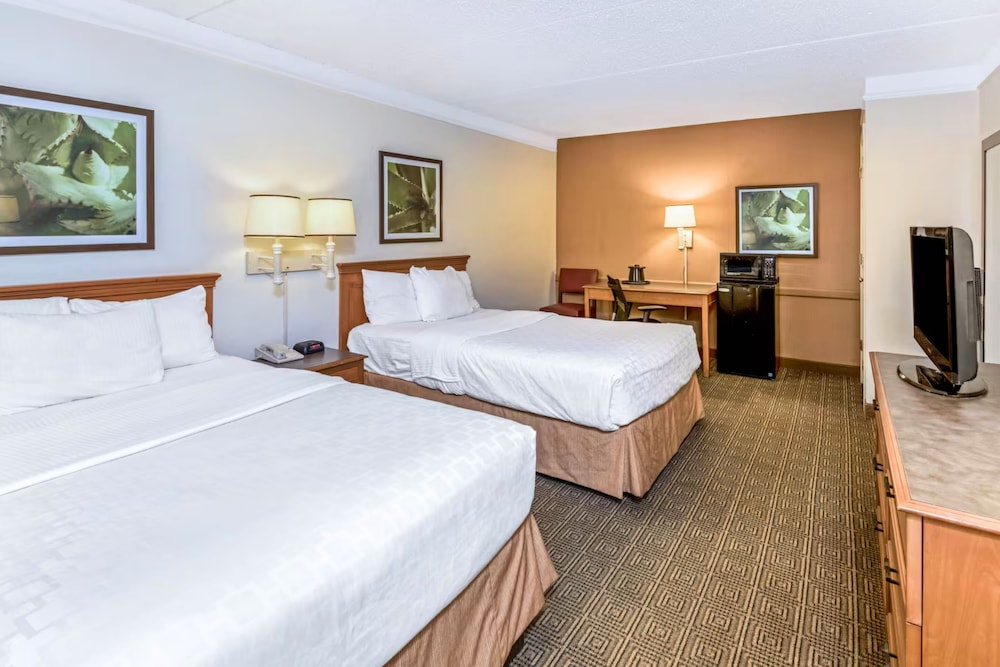 Standard Room, 2 Double Beds, Non Smoking