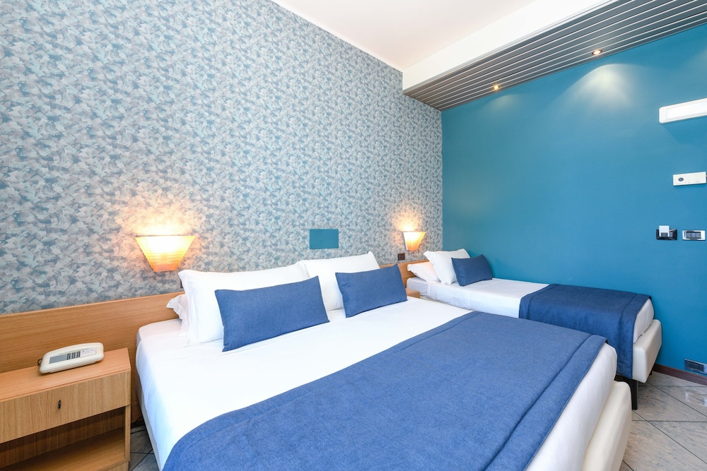 Classic Room, Lake View - Photo 15
