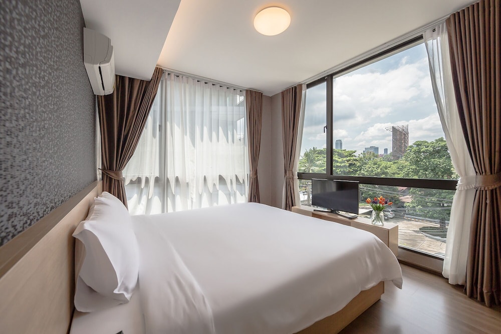 Premium one bedroom suite photo 2