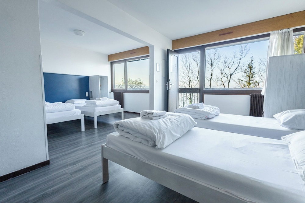 Economy Quadruple Room, Lake View