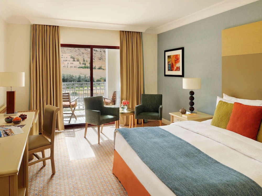 Classic Room, 1 King Bed - Photo 12