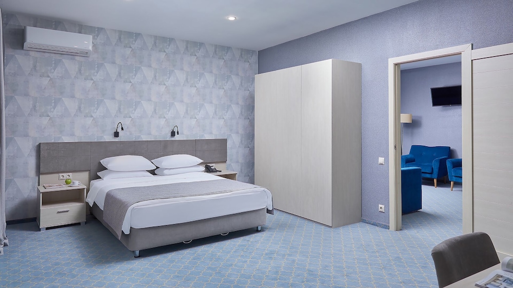 Suite, 1 Bedroom photo 2
