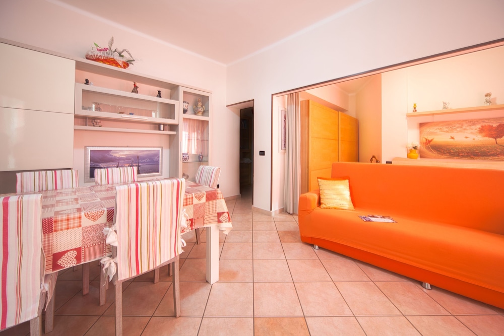 Apartment, 1 Queen Bed with Sofa bed, Courtyard View, Annex Building IT010013C2N5ECENER